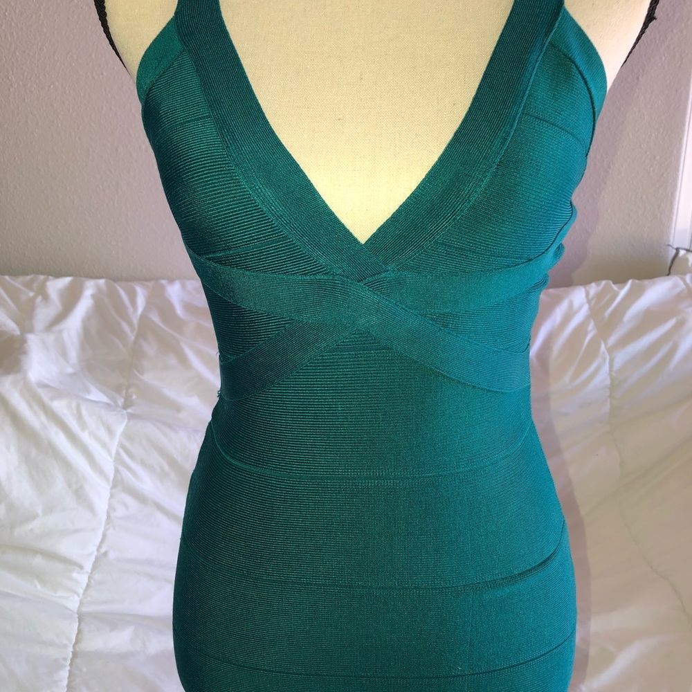 Emerald green Bebe fitted dress